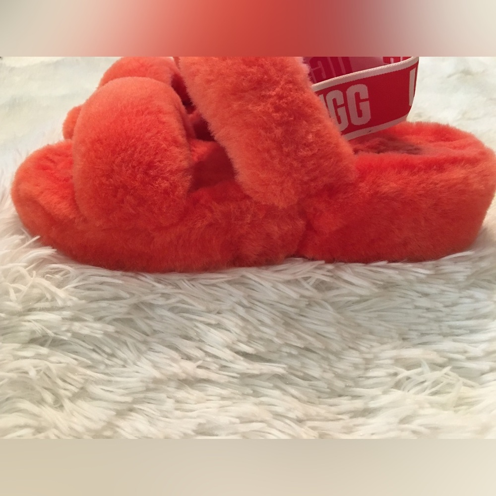 UGG Girl's Fluff Yeah Slide Slippers - LIKE NEW CONDITION! - Picture 6 of 12